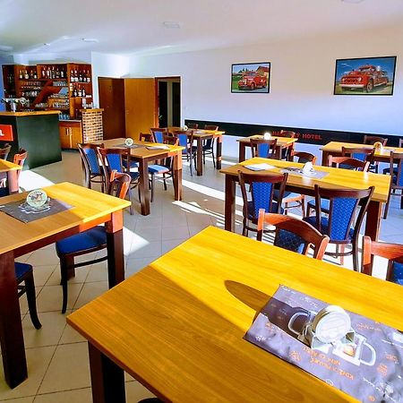 Hasicsky Hotel Přibyslav エクステリア 写真