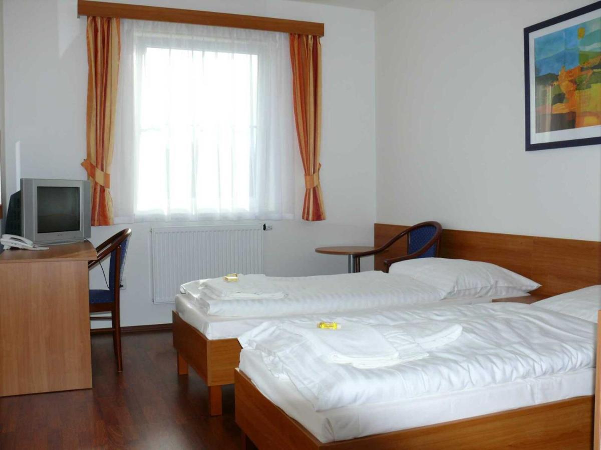 Hasicsky Hotel Přibyslav エクステリア 写真