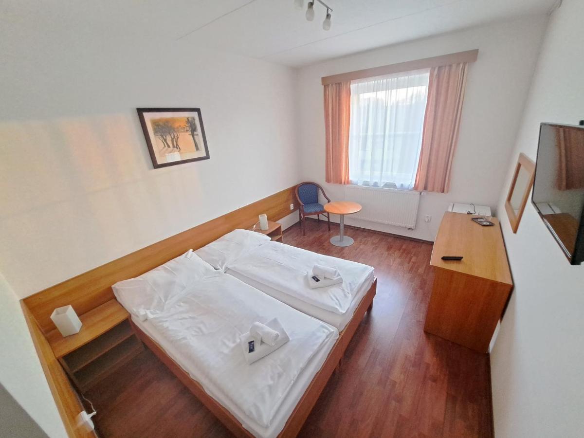 Hasicsky Hotel Přibyslav エクステリア 写真