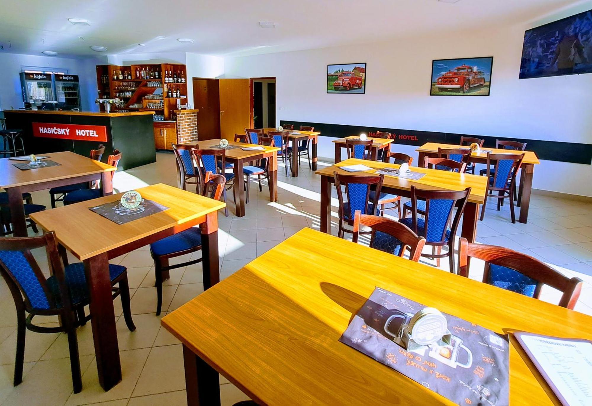 Hasicsky Hotel Přibyslav エクステリア 写真