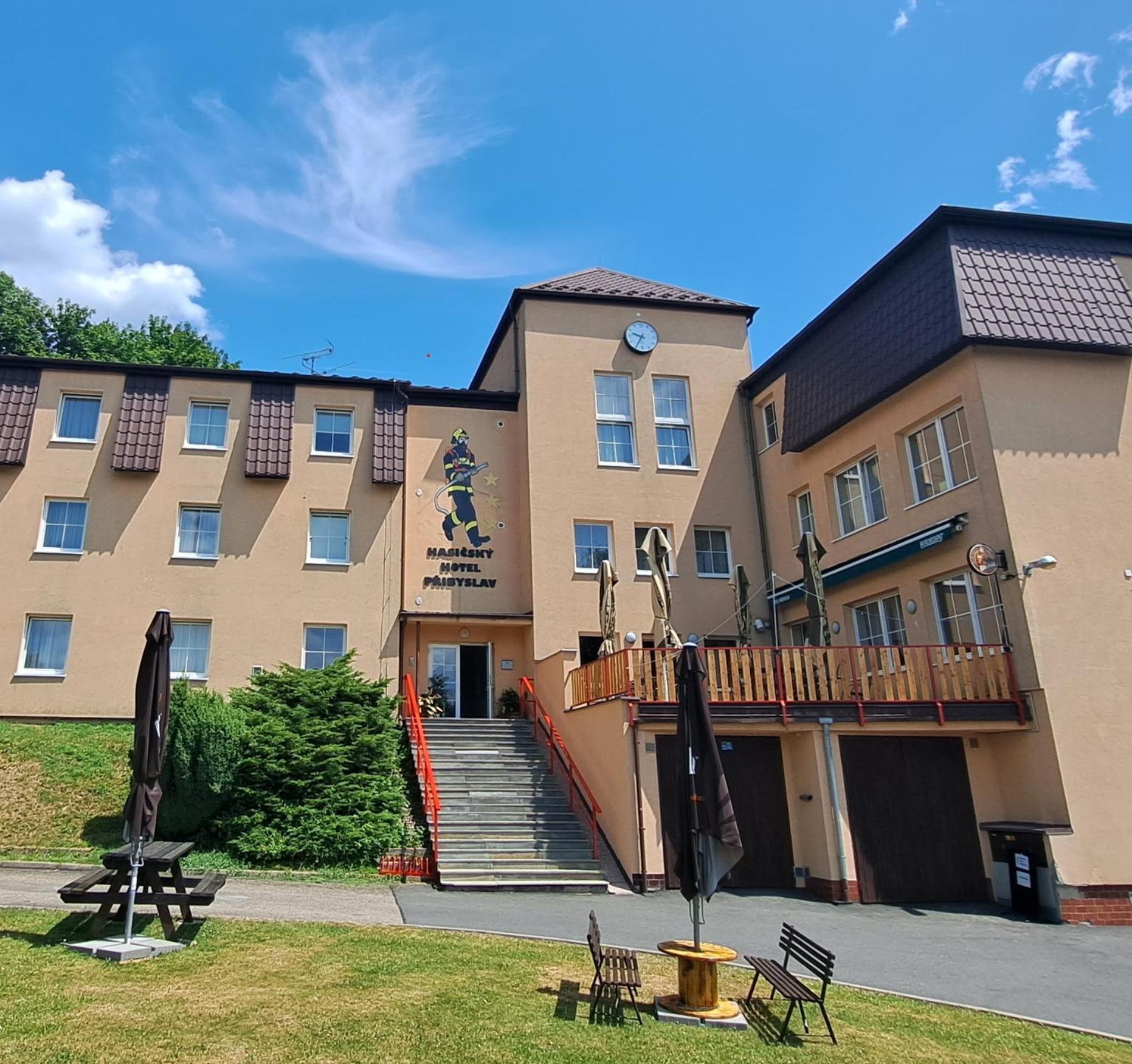 Hasicsky Hotel Přibyslav エクステリア 写真